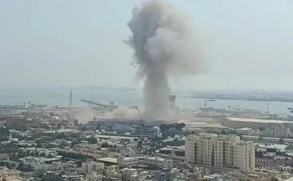 بلومبرغ: إصابة أميركيين وتدمير مسيّرة في هجوم صاروخي إيراني على قاعدة جوية في الكويت