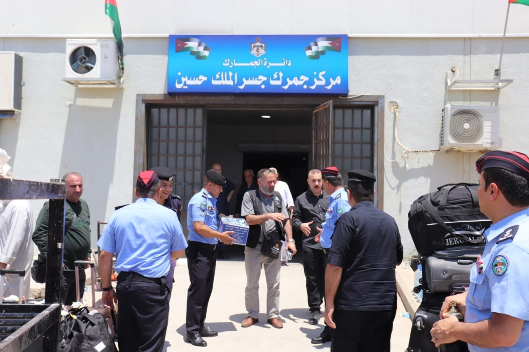 الأمن العام: خدمات متكاملة للحجاج العائدين وتسهيل إجراءاتهم عبر المراكز الحدودية...صور