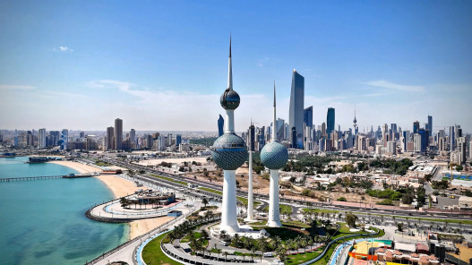 الدفاعات الجوية الكويتية تتصدى لهجمات صاروخية ومسيرات