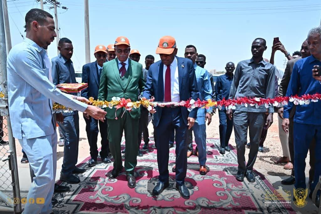 رئيس الوزراء السوداني  يدشن محطتي سوبا وبانت التحويلية بعد تأهيلهما