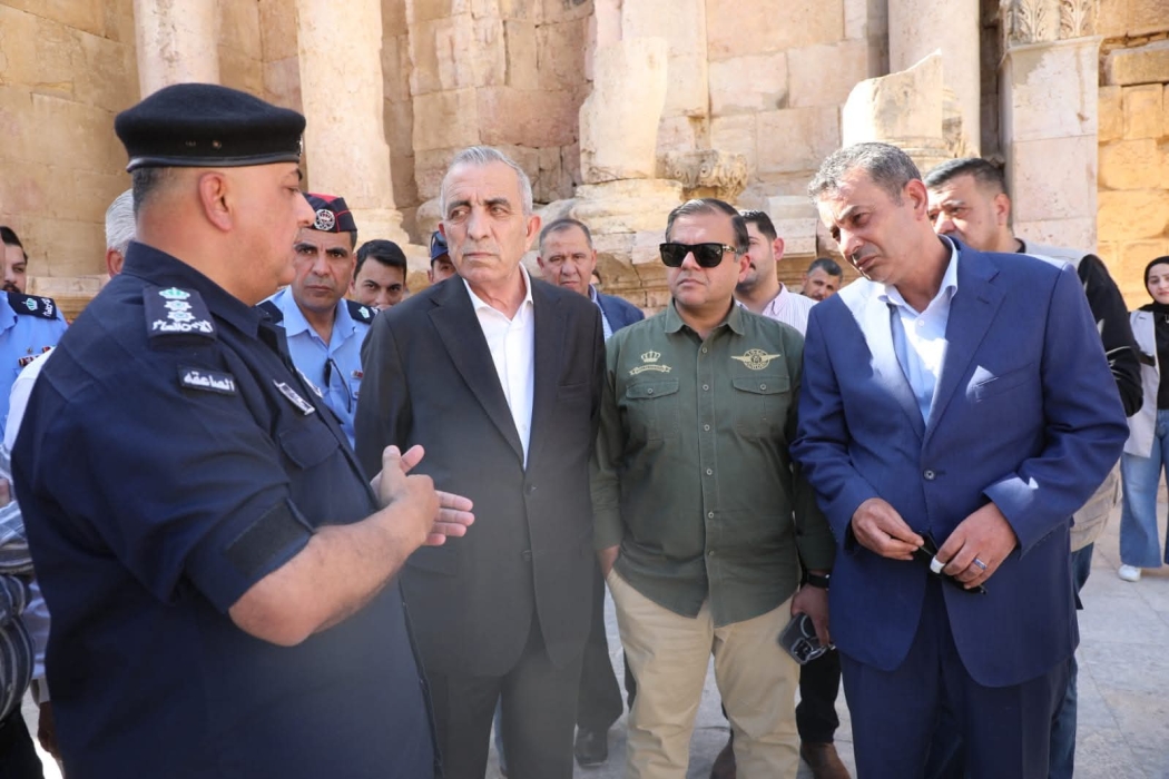 وزير الثقافة يتفقد موقع مهرجان جرش استعداداً لانطلاق فعالياته...صور