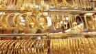 أسعار الذهب تسجل تراجعا بنسبة 3 في الأسواق العالمية