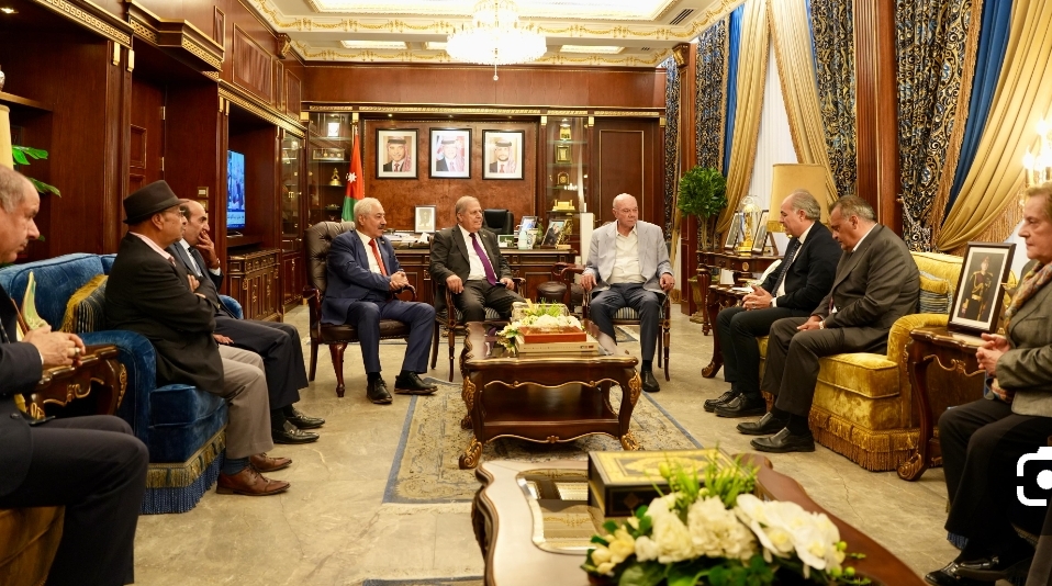رئيس مجلس الأعيان يلتقي رئيس وأعضاء الهيئة الإدارية لرابطة الكتاب