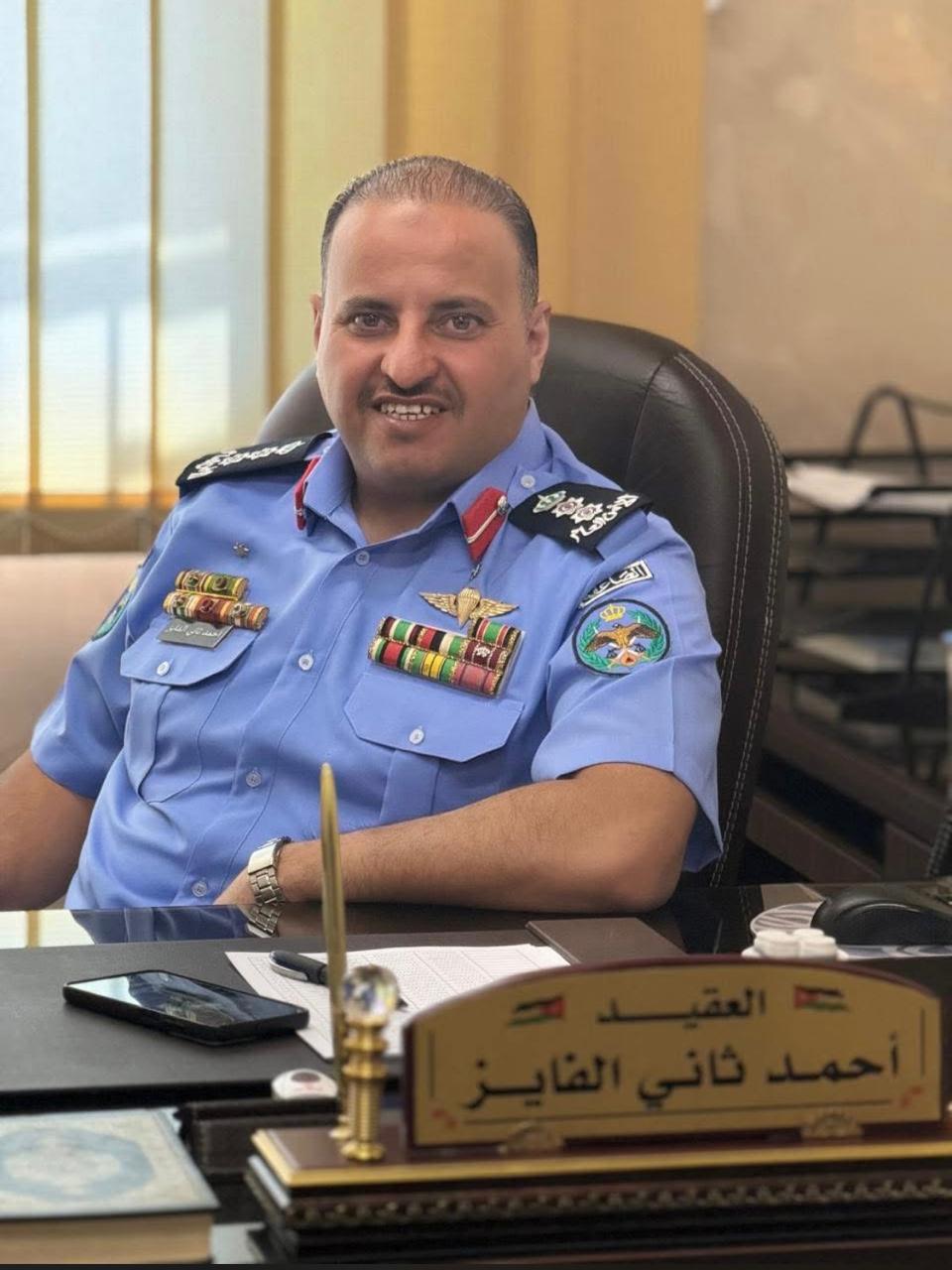 محمد ماجد الفايز يبارك للعقيد أحمد ثاني الفايز بالإرادة الملكية السامية
