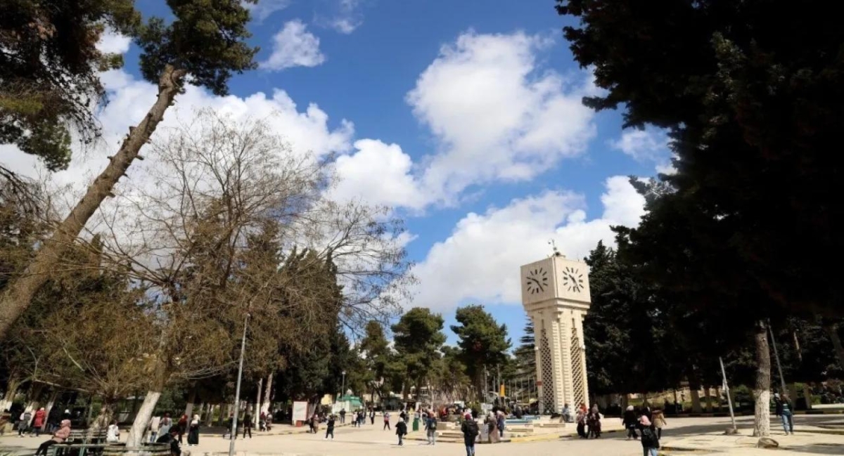 الجامعة الأردنية تطلق اسم فوج الهواشم على خريجي فوجها الحادي والستين