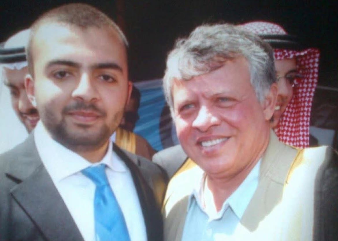 شيخ قبيلة شمر وأبناؤها يهنئون الشيخ صفوق شعلان الفيصل الجربا بتعيينه عضوًا في الهيئة الإدارية لنادي الفيصلي