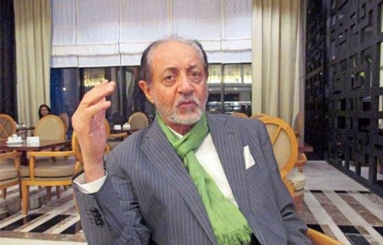 وفاة الفنان عبد العزيز مخيون.. تفاصيل محاولة اغتياله بـ 32 طعنة على يد عشيق زوجته