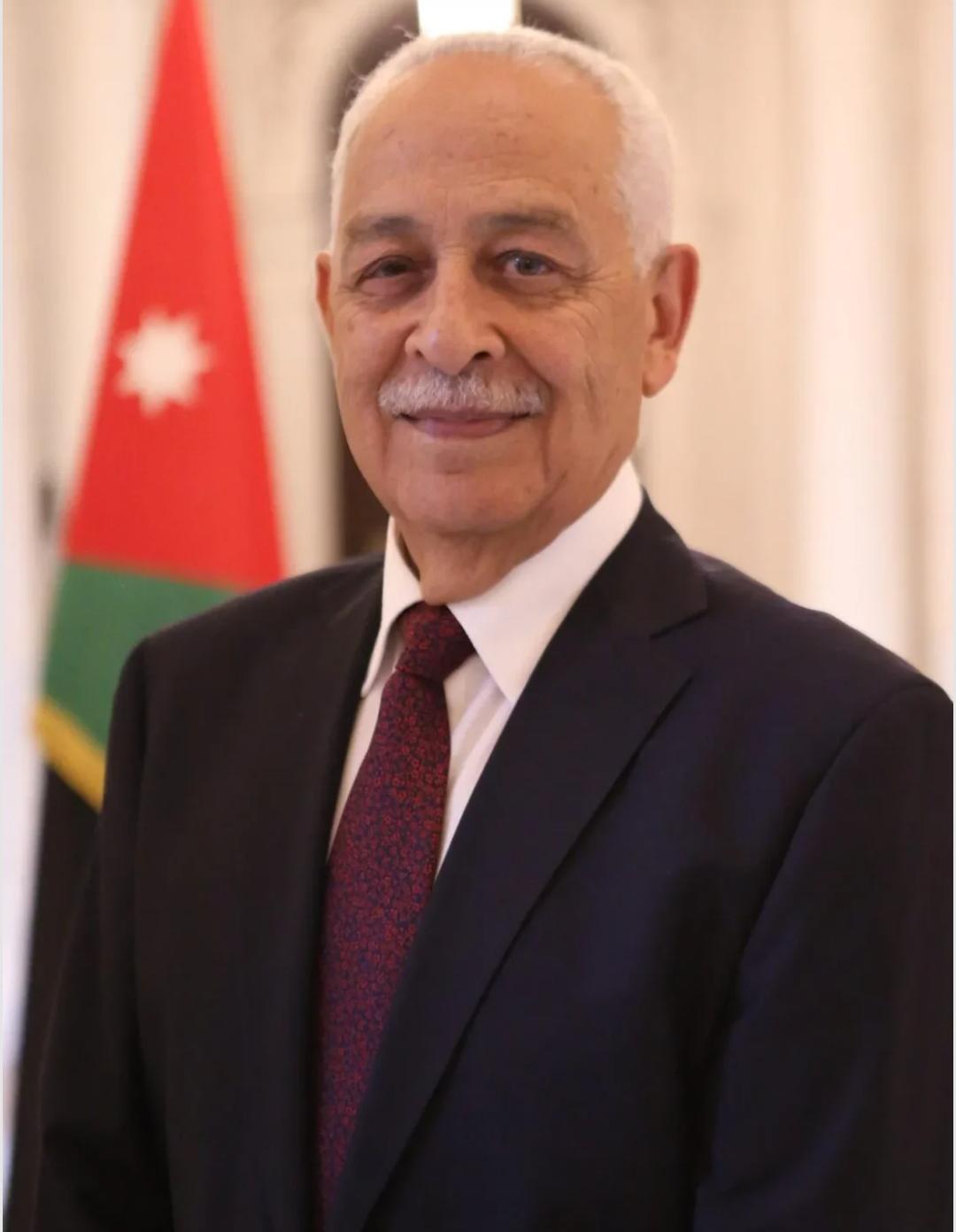 العيسوي إذ يقلب القاعدة