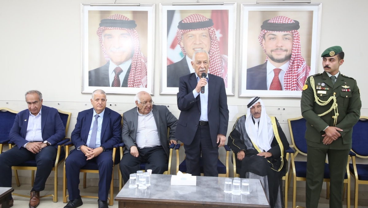 مندوبا عن الملك وولي العهد.. العيسوي يعزي عشيرة المعايطة...صور