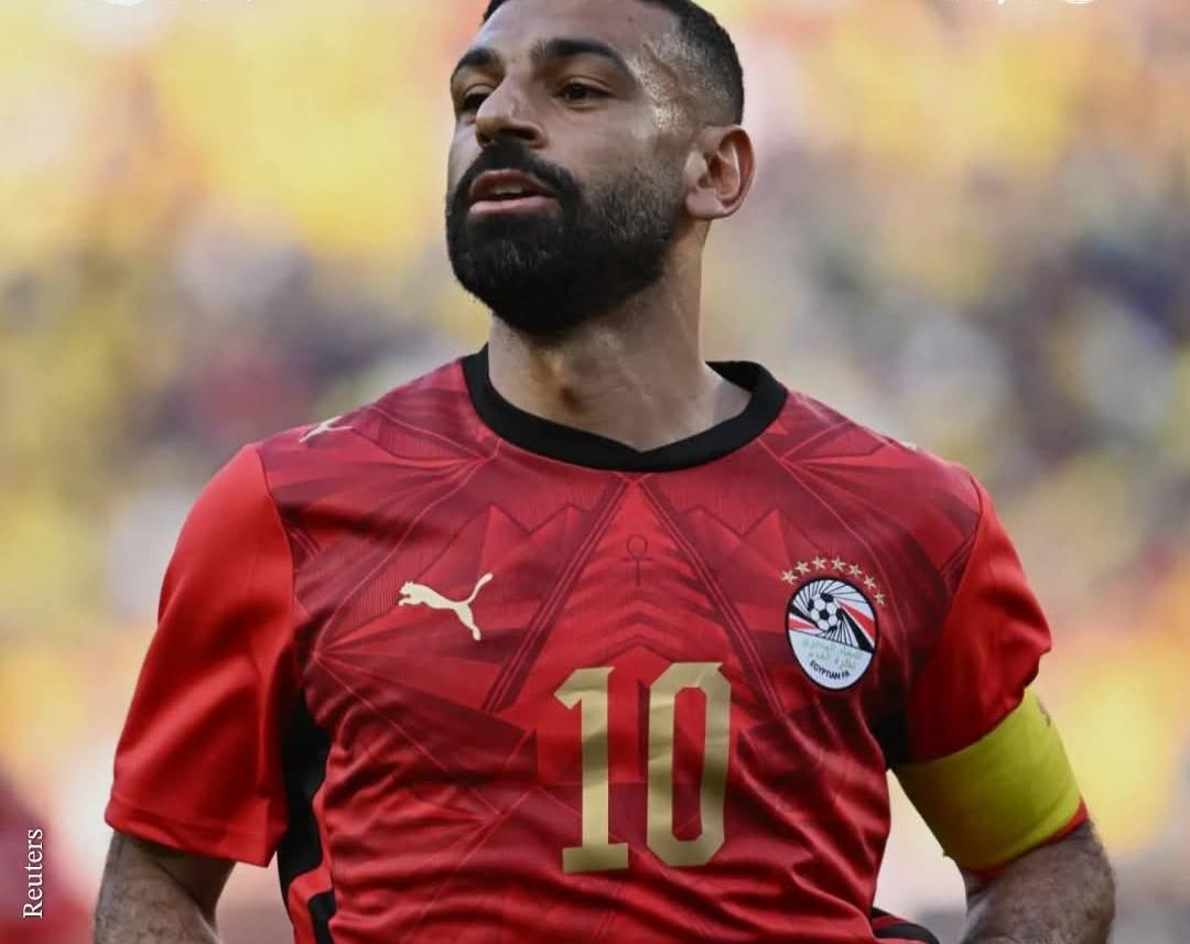فيفا يطلب إزالة النجوم من قميص منتخب مصر وتعديل لون الأرقام في كأس العالم