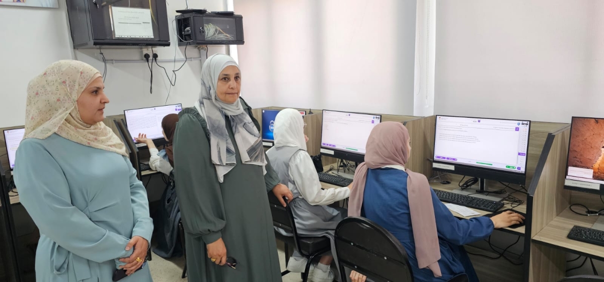 المصري تتابع الاختبار الالكتروني  لطلبة الحادي عشر في مدارس تربية المزار الشمالي