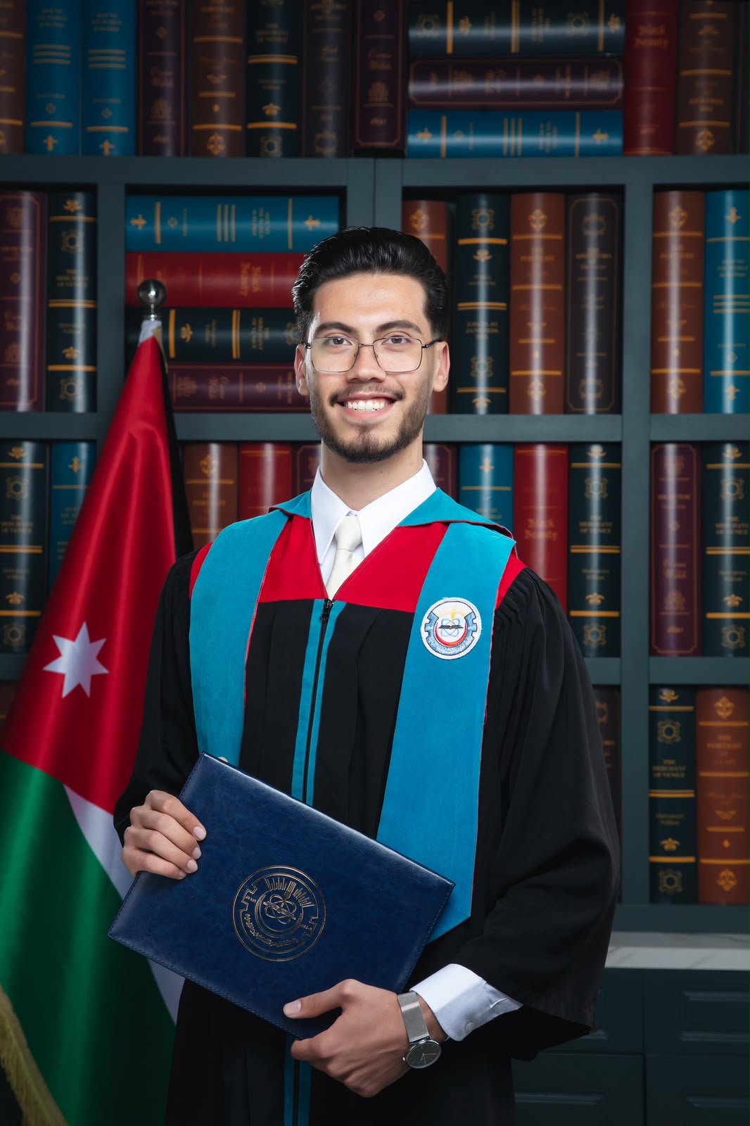 الدكتور أيهم سمير طقش.. مبارك التخرج ونيل شهادة الطب من جامعة العلوم والتكنولوجيا