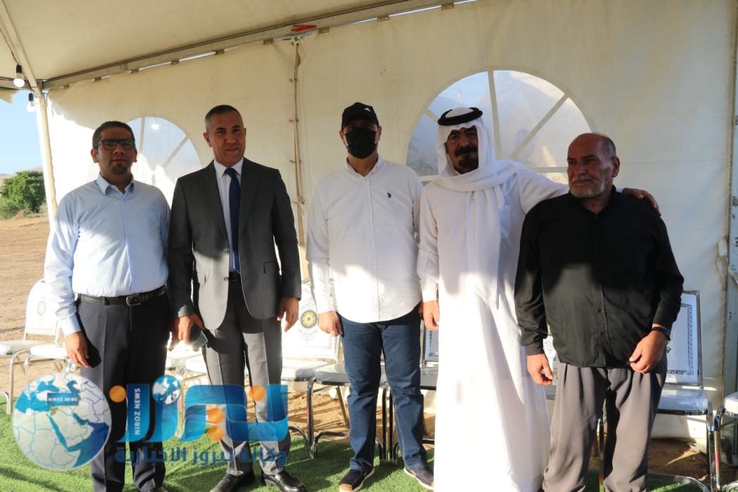 ابناء المرحوم غالب مسعر العدوان يقيمون مادبة عشاء في الشونة الجنوبية بمناسبة حصول اخيهم الدكتور محمد غالب مسعر العدوان على الدكتوراه في القانون من جامعة المنصورة في مصر.