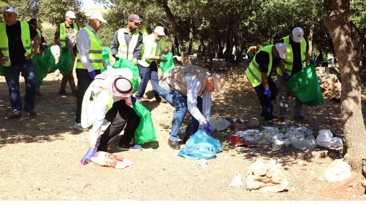 وزارة الأوقاف تنفذ حملة نظافة في غابات برقش