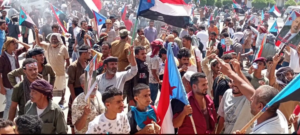 حشود ومواكب واسعة تتدفق إلى عدن للمشاركة في مليونية رفض الوصاية السعودية على الجنوب