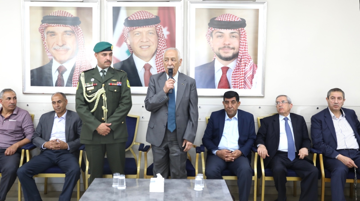 مندوبا عن الملك وولي العهد... العيسوي يعزي عشيرة الرواشدة...صور