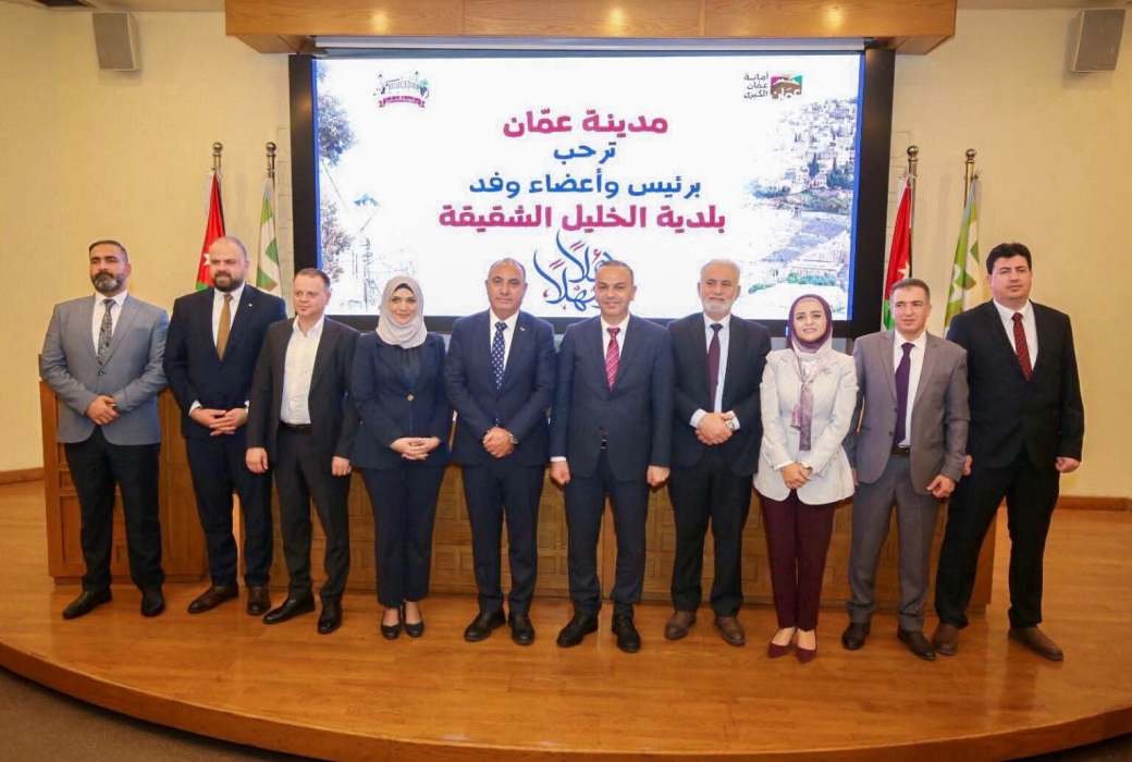 الشواربة يلتقي رئيس وأعضاء بلدية الخليل...صور