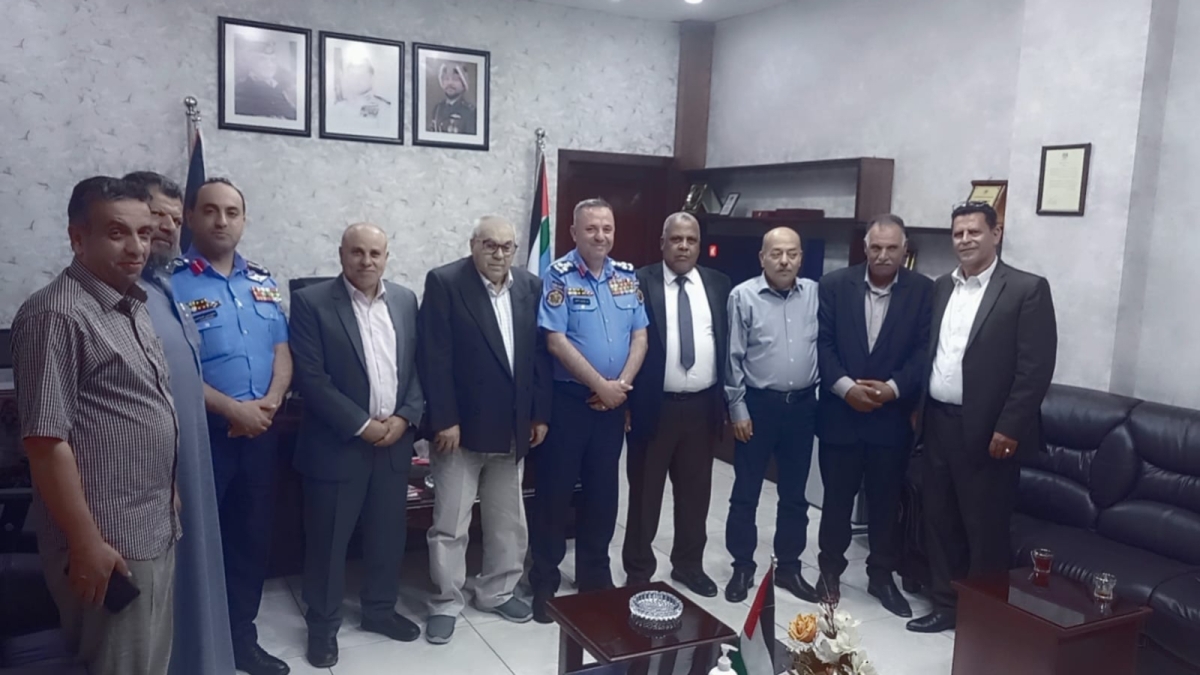 ملتقى متقاعدي جنوب شرق عمان يزور مدير شرطة شرق عمان لتهنئته بالموقع الجديد