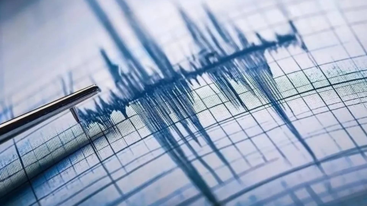 زلزال بقوة 4.2 درجة يقع تحت البحر قبالة سواحل غرب اليونان