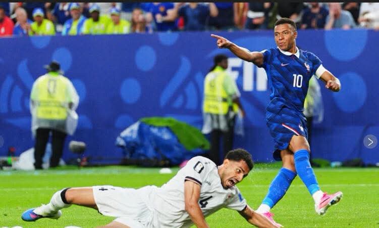 مبابي يواصل مطاردة ميسي ويقترب من عرش هدافي كأس العالم