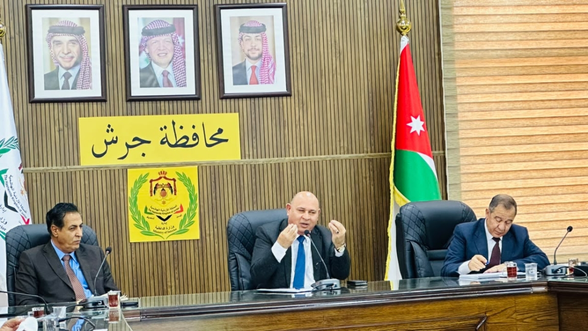 محافظ جرش يترأس اجتماعاً تنسيقياً لاستكمال التحضيرات الخاصة ببث مباراة الأردن والأرجنتين في الموقع الأثري
