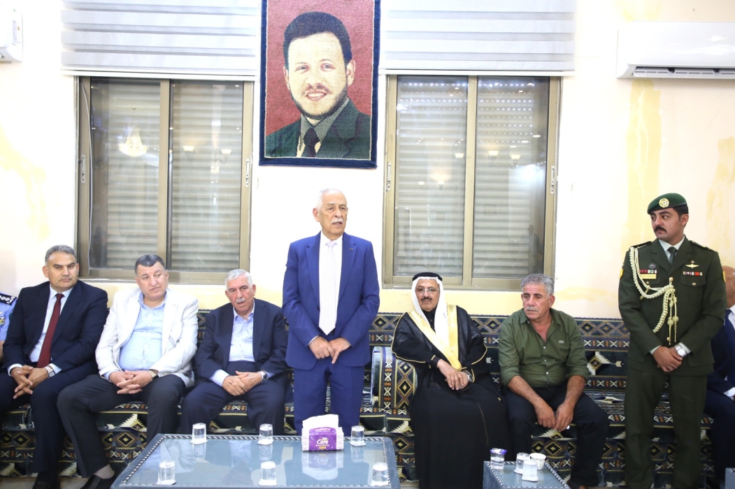 مندوبا عن الملك وولي العهد...العيسوي يعزي عشيرة الشبول...صور
