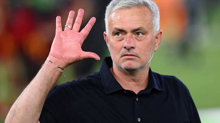 مورينيو يتمنى خسارة لاعبي ريال مدريد في المونديال!