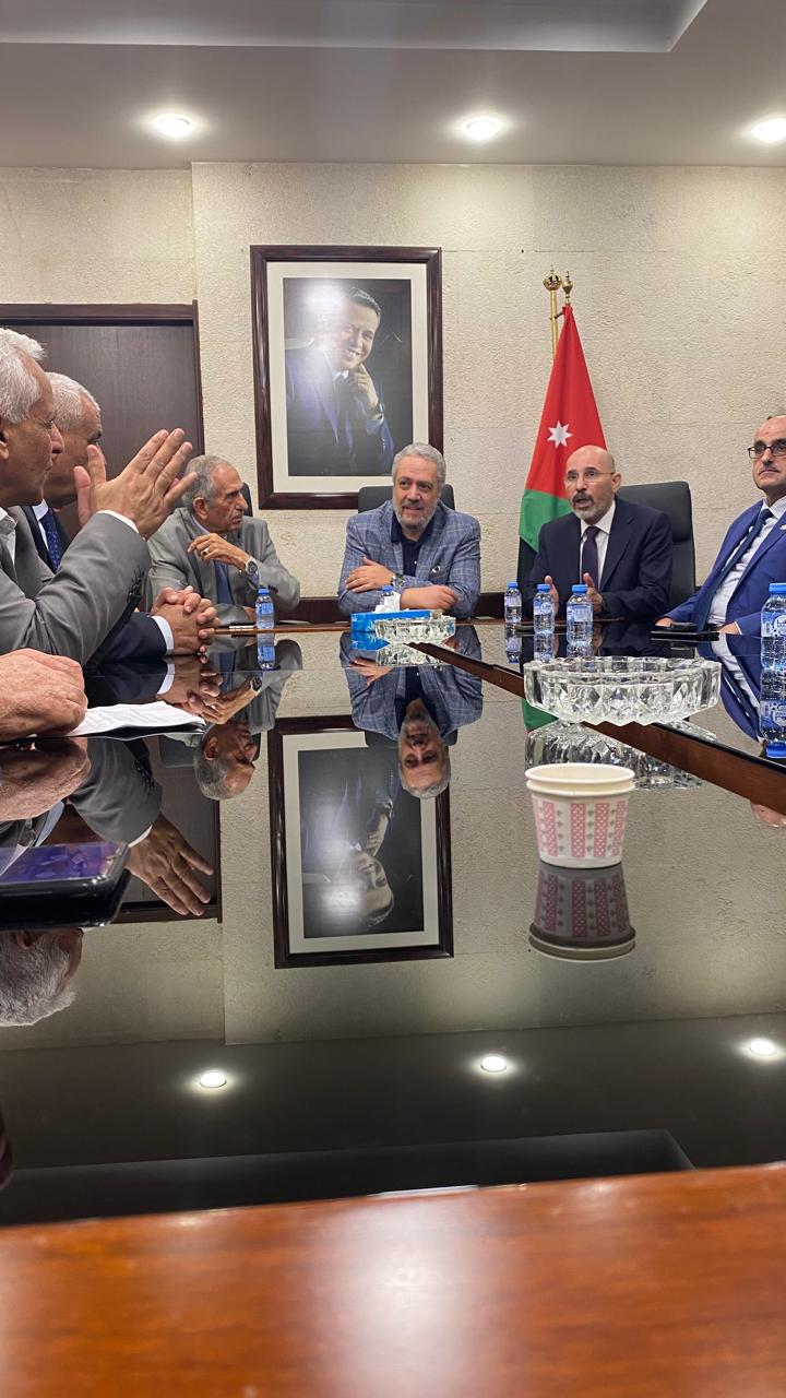 اللجنة الوطنية للعسكريين السابقين تبحث تعزيز التعاون الإعلامي مع مؤسسة الإذاعة والتلفزيون...صور