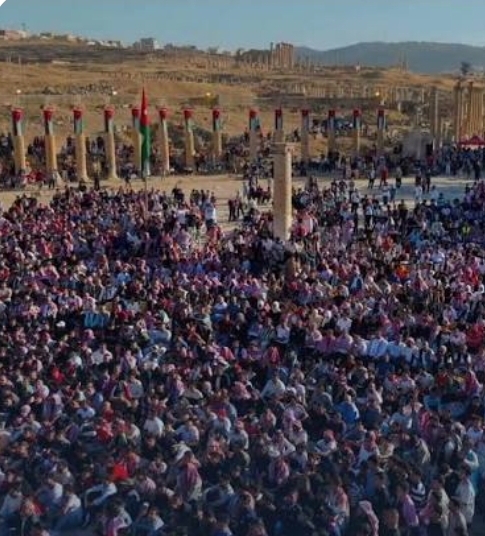 11 حافلة تنقل شباب عجلون لجرش الأثرية لمؤازرة منتخب النشامى بمباراته مع الأرجنتين