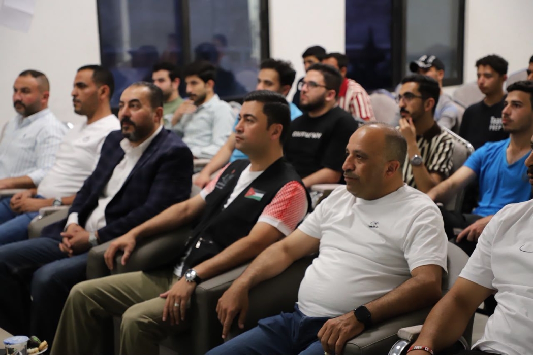 أمين عام وزارة الشباب يشارك الجماهير متابعة مباراة النشامى والأرجنتين في مركز شباب وشابات السلط