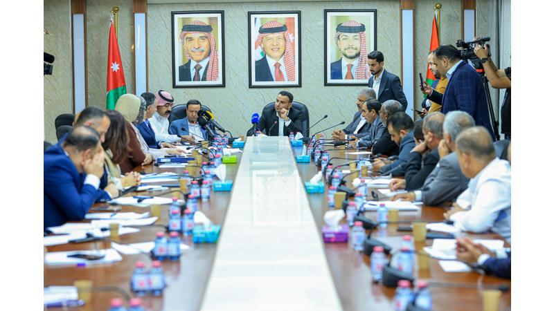 الحكومة : مخزون القمح والشعير آمن ولا صحة لبيع المستورد على أنه محلي