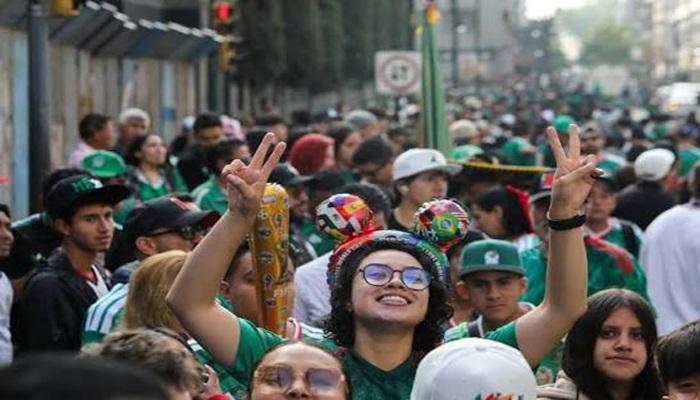 التأهل التاريخي للمكسيك يتحول إلى مأساة.. وفاة شخصين خلال الاحتفالات