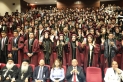 جامعة الشرق الأوسط تحتفي بطلبة الصيدلة والعلاج الطبيعي في حفل أداء القسم المهني.. صور