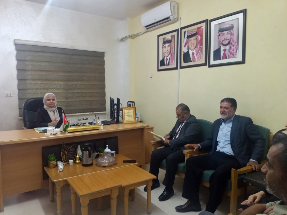 مديرة الشؤون التعليمية  تلتقي رؤساء الأقسام لمناقشة الية تدقيق الجداول المدرسيه