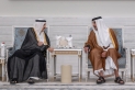 الأمير تميم يستقبل الأمير منصور بن متعب لتلقي التعازي بوفاة الأمير الوالد